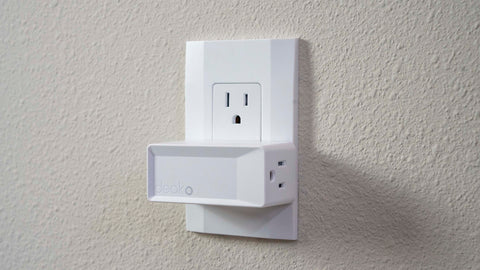 Simple Outlet with Screwless Cover